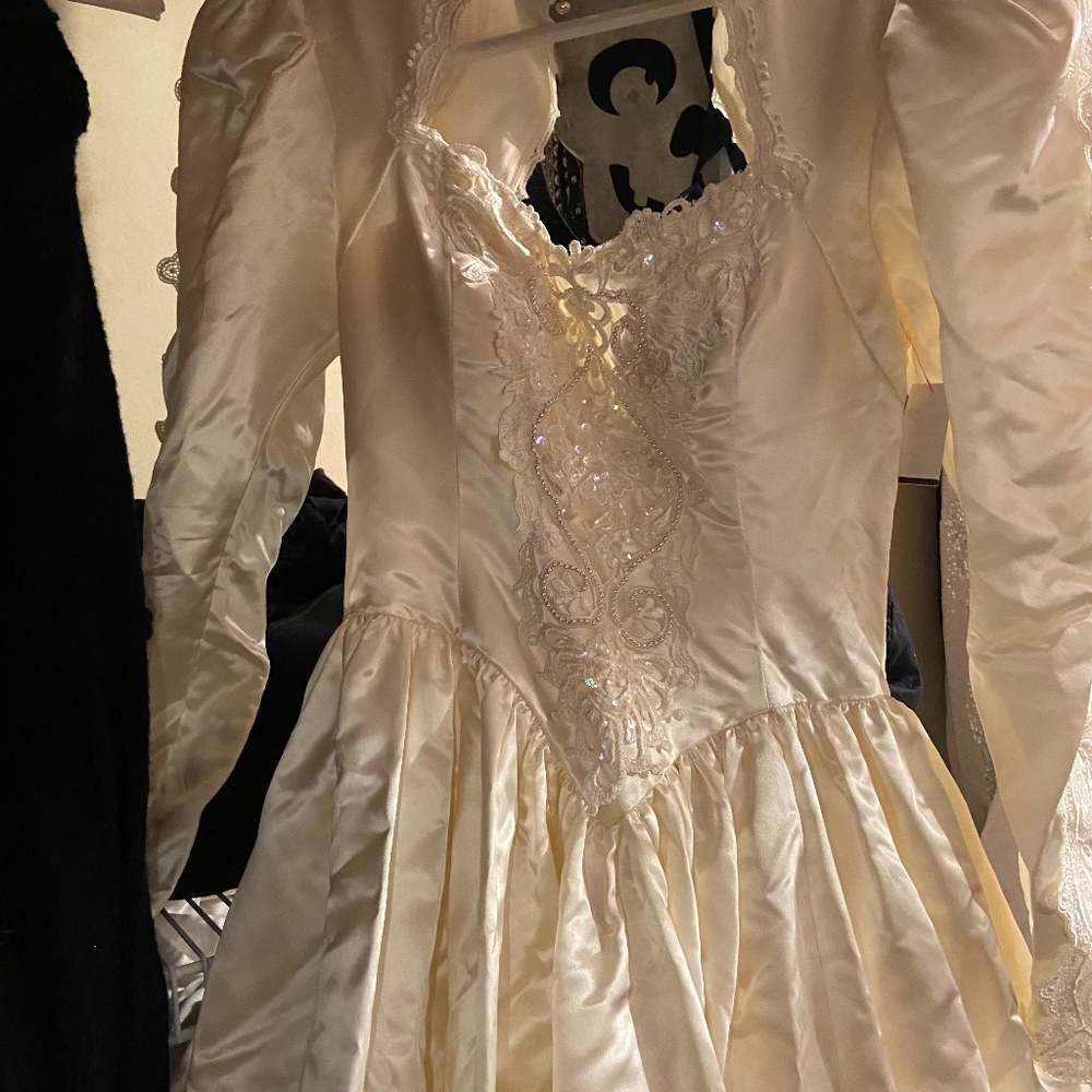 Vintage wedding dress